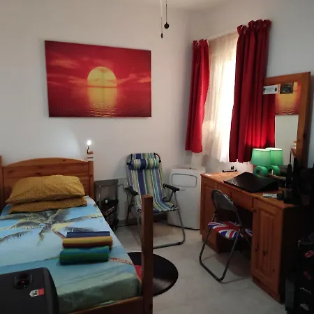 Modern Confortable For 1 Person Only In A Shared Flat Close To *