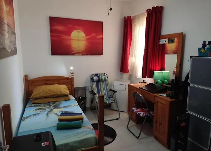 Modern Confortable For 1 Person Only In A Shared Flat Close To *