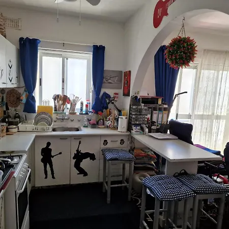 Modern Confortable For 1 Person Only In A Shared Flat Close To